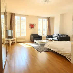 Apartment Chez Pierre- Between Hall And Saint Paul, Paris